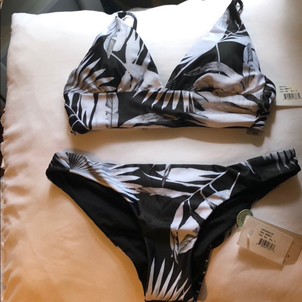 L space bikini set